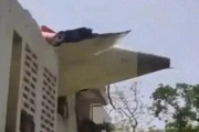 黄山印度一波音787客机坠毁机上242人、地面5名学生遇难！我驻印度使馆：机上无中国籍乘客