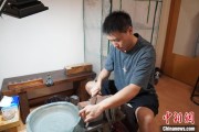 黄山成都“90后”小伙“十年磨一剑”：从爱好者到守艺人 传播中国文化